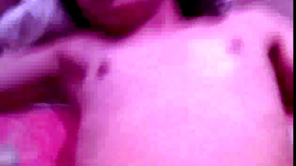 Beyaz saçlı minx, erkek arkadaşının çiftleşmelerini kameraya kaydetmesine twitter amatör porn izin veriyor