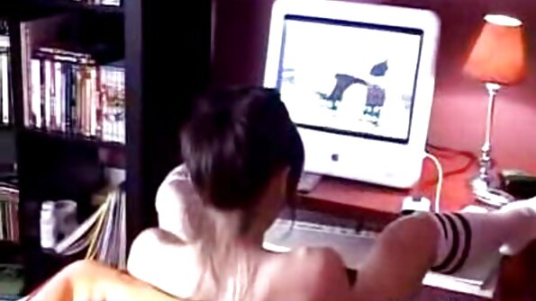 Sıska dadı erkek kardeşinin arkadaşıyla amatör çekim türk porno seks için boş zaman buldu