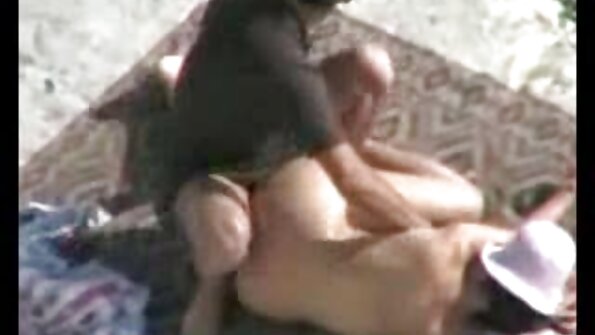 Seks amator turk porno partnerleri her şeyi unutarak yatakta eğleniyor